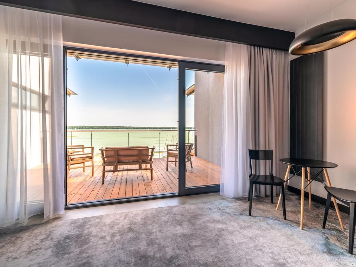 Marina Nawigator Aparthotel Mikołajki Buitenkant foto